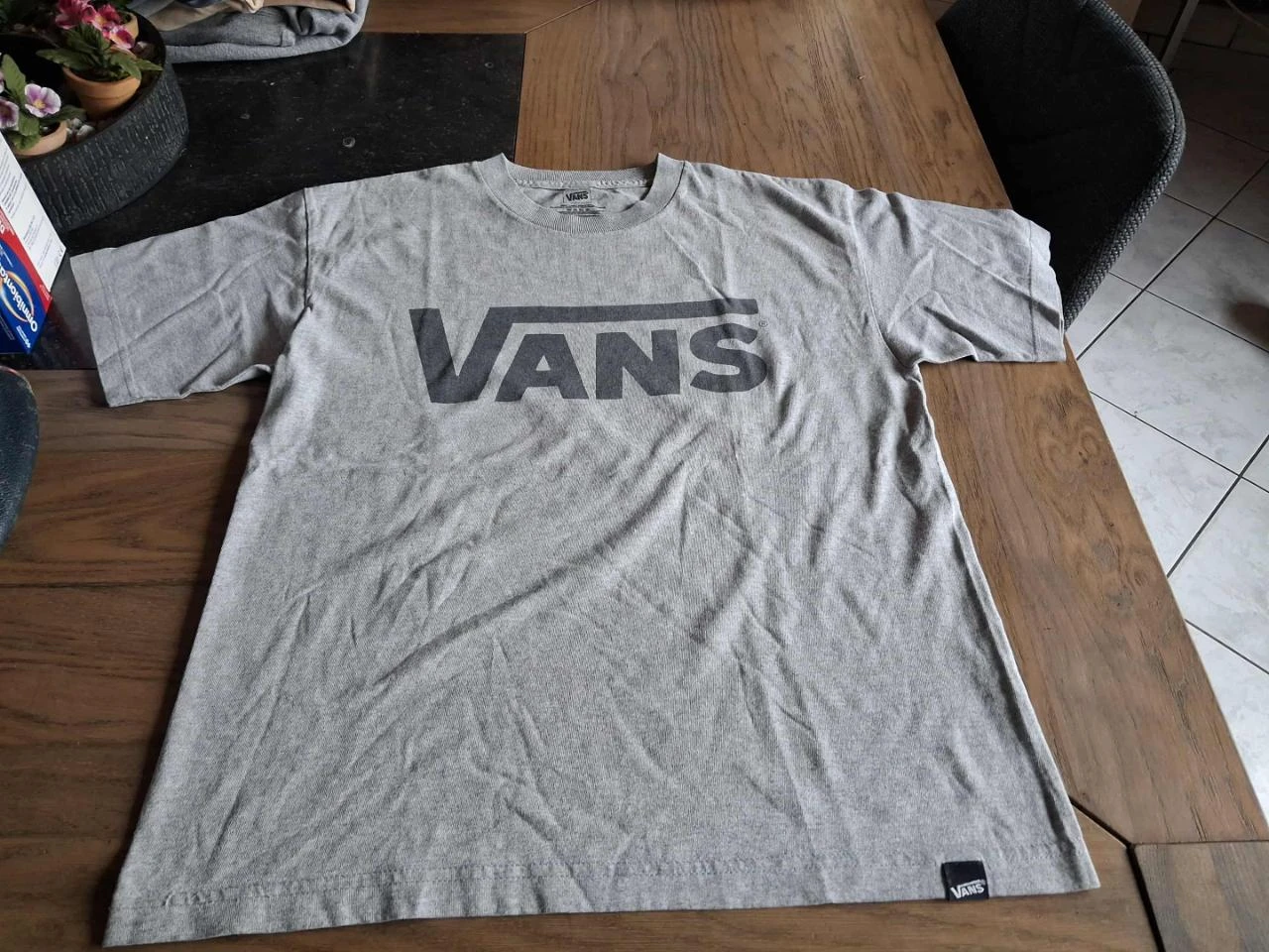 t-shirt grijs merk vans – maat xl = maat L